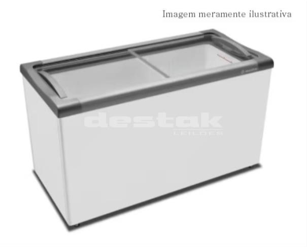 Foto de 2 freezer da marca Metalfrio